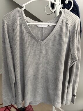 Calvin Klein Jeans Heather Gray Waffle Knit V-Neck Pullover